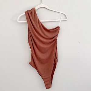 NWT Vici One Shoulder Bodysuit Rust SM